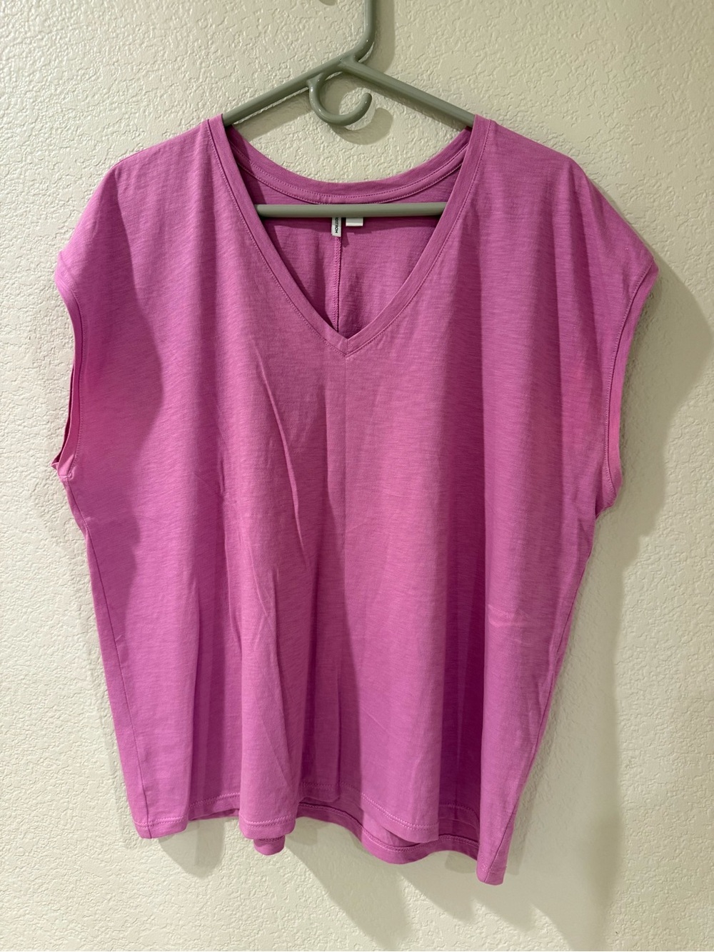 Nordstrom Women's V-Neck Sleeveless Tee in Pink